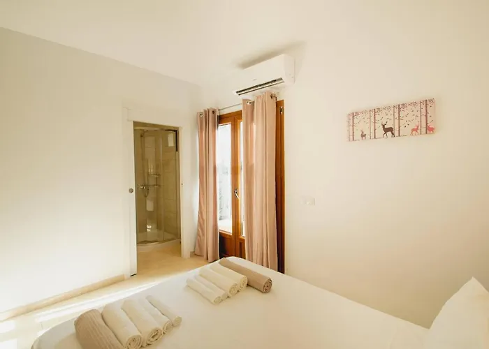 Willa Stylish 6 Bedroom Princesa - Hot Tub - Heated Pool - Near & Waterparks *