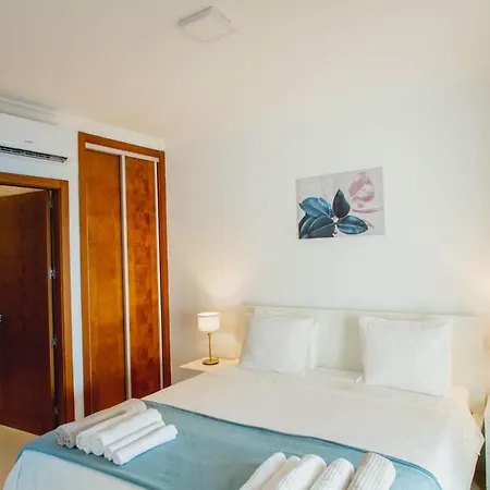 Stylish 6 Bedroom Princesa - Hot Tub - Heated Pool - Near & Waterparks Playa Blanca (Lanzarote)