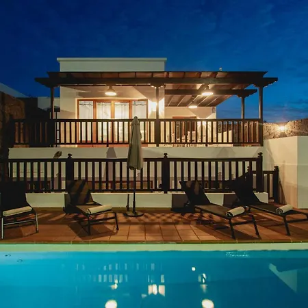 Stylish 6 Bedroom Princesa - Hot Tub - Heated Pool - Near & Waterparks * Коста Бланка