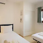 Stylish 6 Bedroom Princesa - Hot Tub - Heated Pool - Near & Waterparks * Playa Blanca