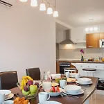 Stylish 6 Bedroom Princesa - Hot Tub - Heated Pool - Near & Waterparks Villa Playa Blanca