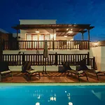 Stylish 6 Bedroom Princesa - Hot Tub - Heated Pool - Near & Waterparks * Playa Blanca