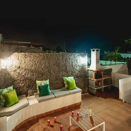 Villa Stylish 6 Bedroom Princesa - Hot Tub - Heated Pool - Near & Waterparks *