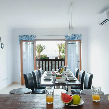 Stylish 6 Bedroom Villa Princesa - Heated Pool - Near Beach & Waterparks
