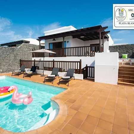 Villa Stylish 6 Bedroom Princesa - Hot Tub - Heated Pool - Near & Waterparks *