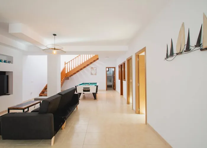 Stylish 6 Bedroom Princesa - Hot Tub - Heated Pool - Near & Waterparks