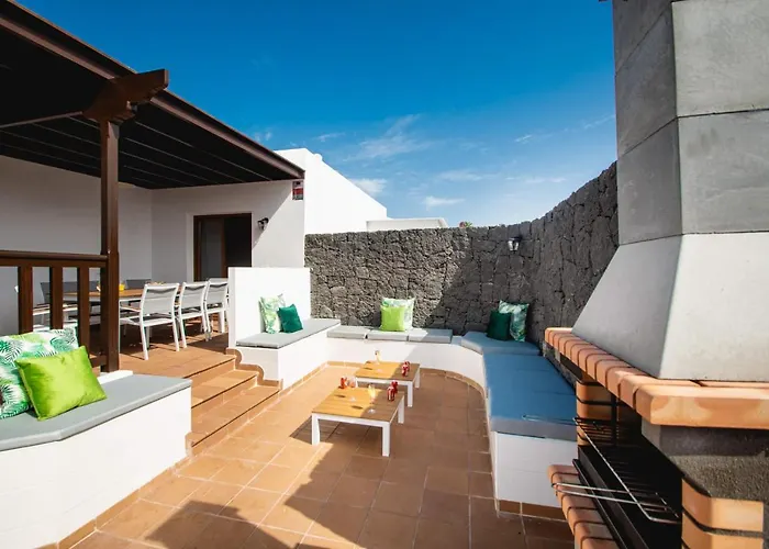 Stylish 6 Bedroom Princesa - Hot Tub - Heated Pool - Near & Waterparks וילה