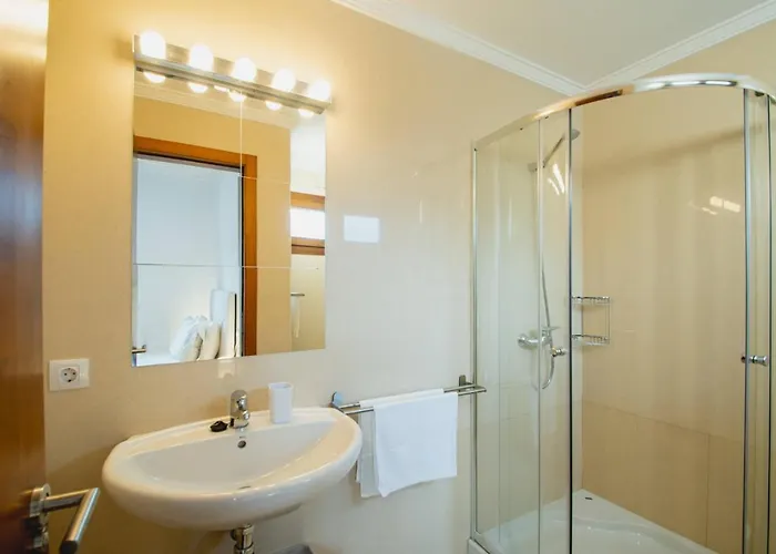 Stylish 6 Bedroom Princesa - Hot Tub - Heated Pool - Near & Waterparks Playa Blanca (Lanzarote)