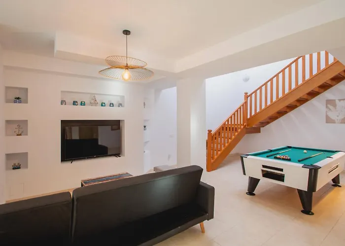 Stylish 6 Bedroom Princesa - Hot Tub - Heated Pool - Near & Waterparks * פלאיה בלנקה