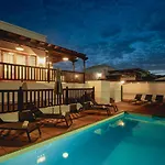 Stylish 6 Bedroom Princesa - Hot Tub - Heated Pool - Near & Waterparks Playa Blanca (Lanzarote)